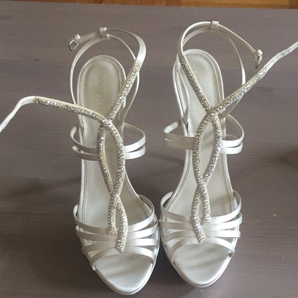 Brand new Sergio Rossi satin heels, size 41, ivory